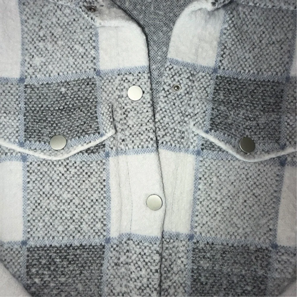 Rachel Zoe Blue Plaid Knit Shacket Sz M Snap Front Jacket Coastal Layering Cozy